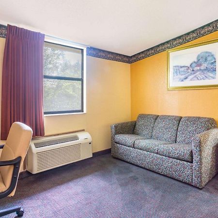Howard Johnson By Wyndham Lake City Luaran gambar