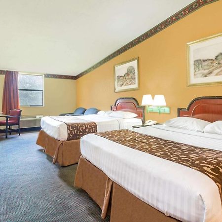 Howard Johnson By Wyndham Lake City Luaran gambar