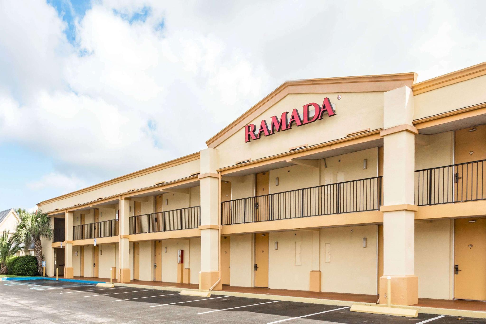 Howard Johnson By Wyndham Lake City Luaran gambar