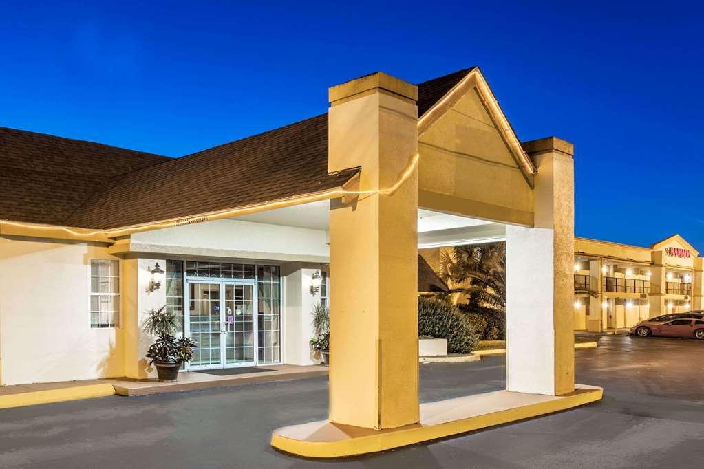Howard Johnson By Wyndham Lake City Luaran gambar